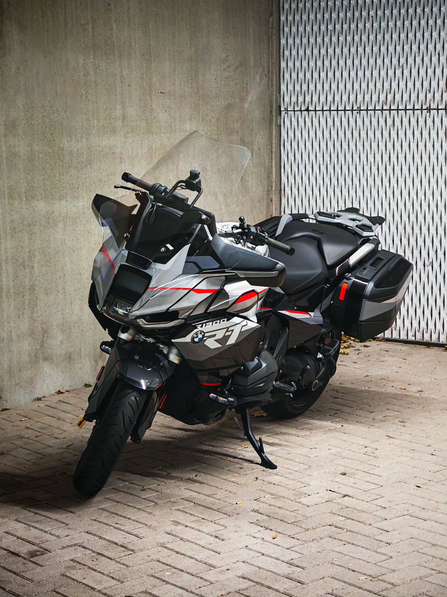 BMW R1300RT | SCARLET FANG