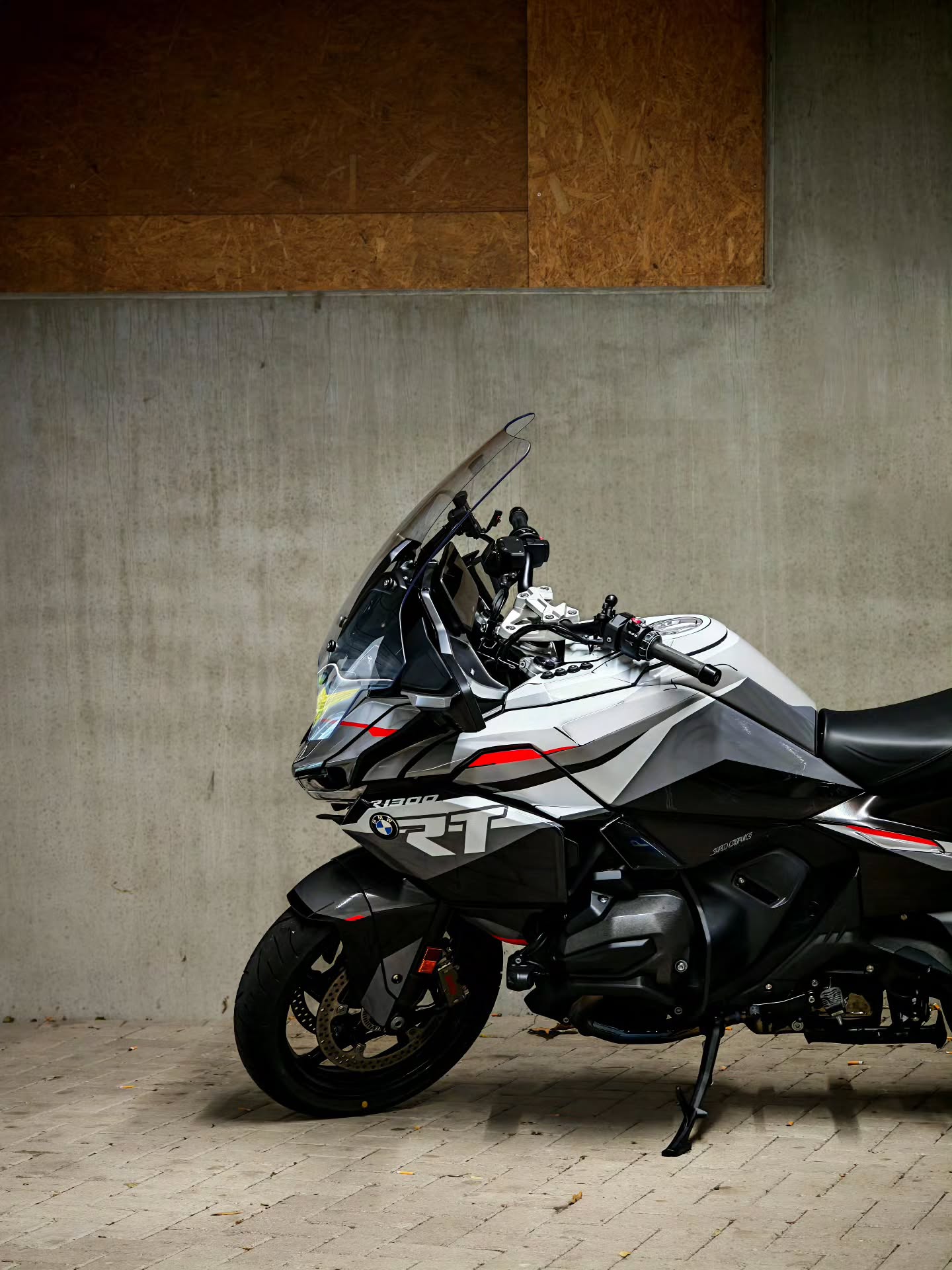 BMW R1300RT | SCARLET FANG – Shred Graphics